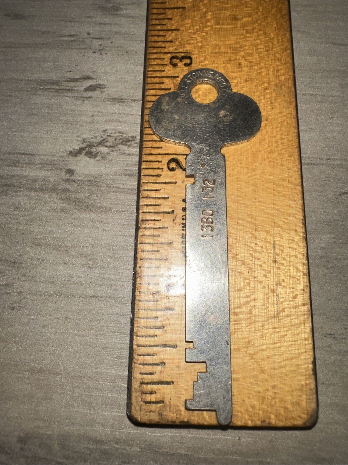 Yale & Towne Flat Key #13BD 132 Steamer Trunk Padlock Furniture Etc.