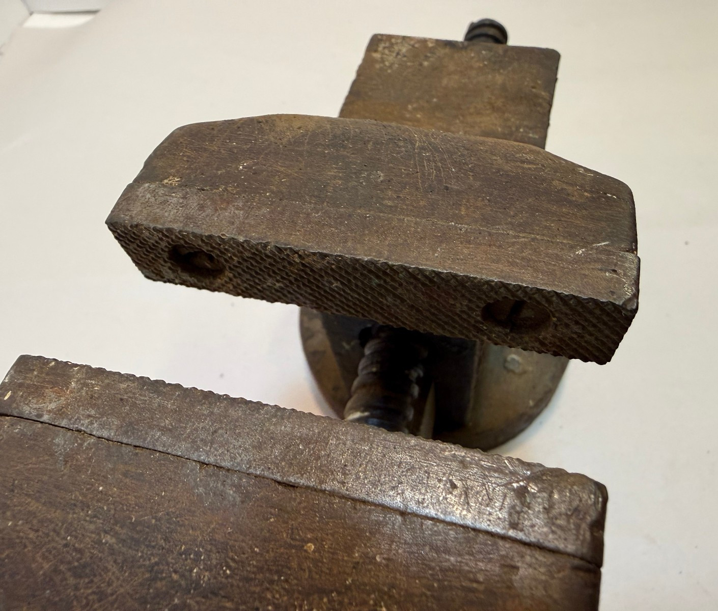 Vintage Columbian No. 143 Fixed Bench Vise