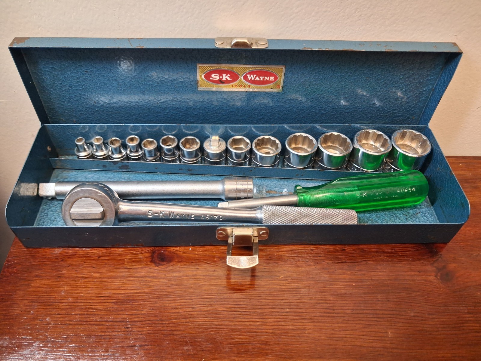 S-K Wayne 17 Piece 3/8 and 1/4 Drive Socket Set USA Ratchet SAE w Case 🇺🇸