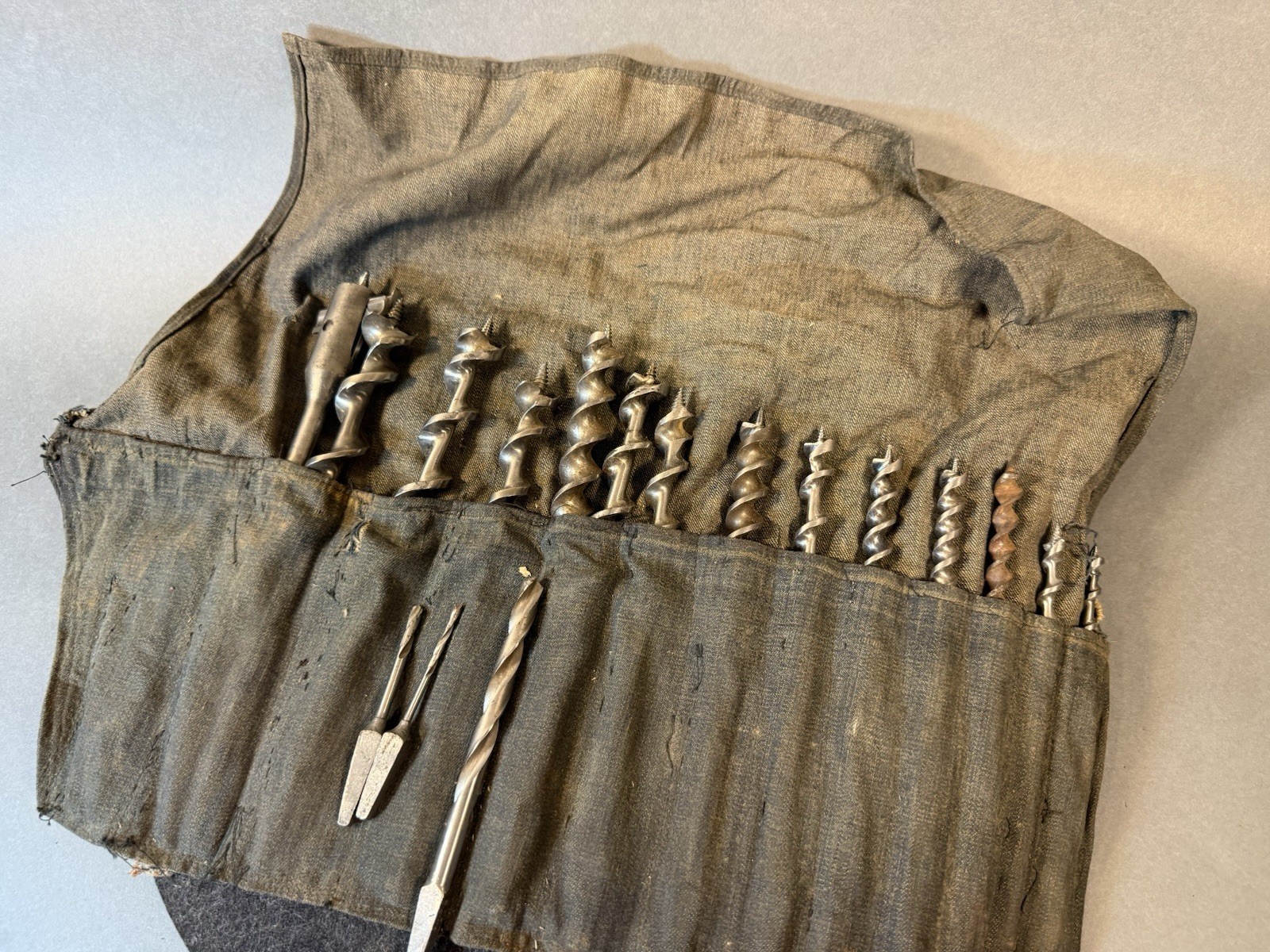17 Vintage Auger Brace Drill Bits In Tool Roll.