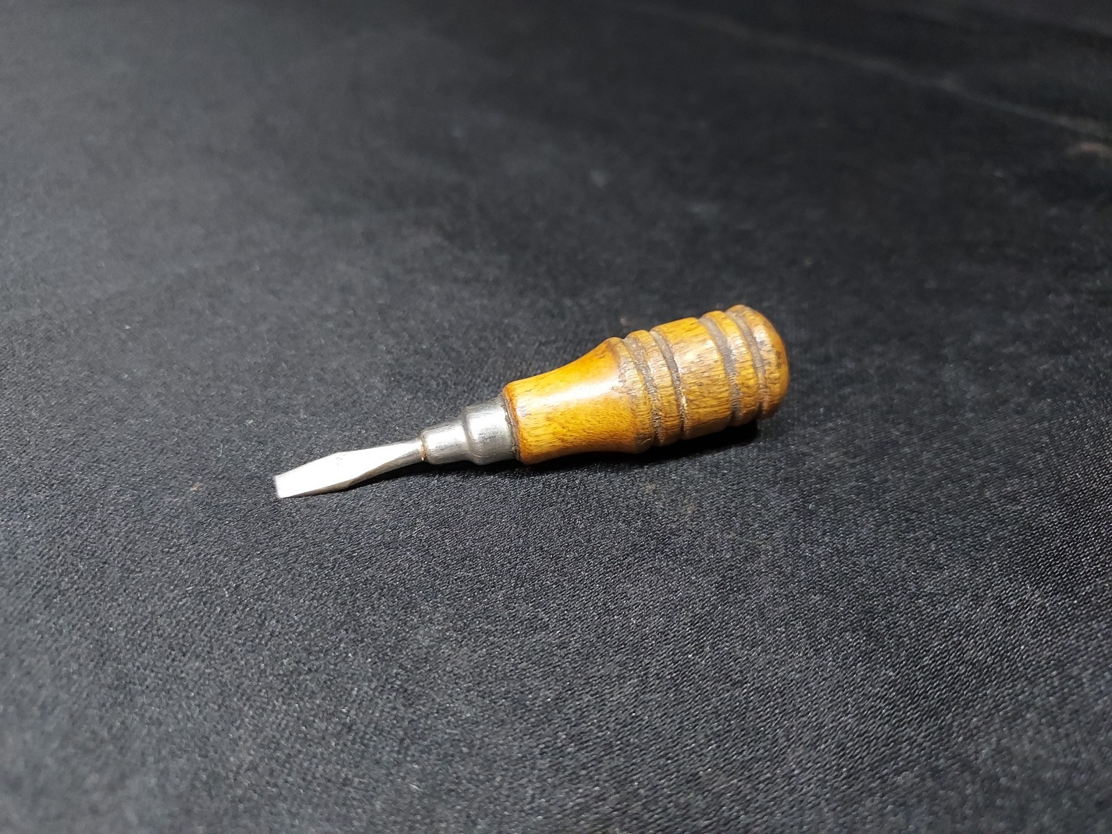 Miniature 2.5″ OLD Workbench Jeweler Watchmaker Screwdriver Antique Rare Tool