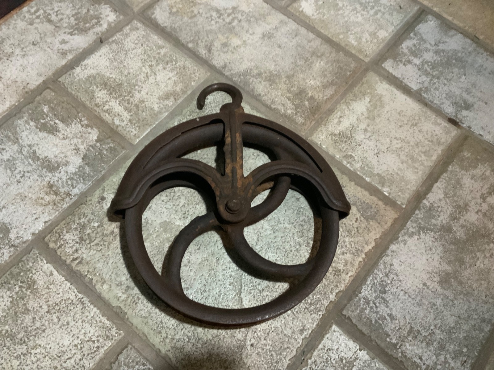 Antique Cast Iron Well Pulley – Industrial Steampunk Decor 13.5″ T