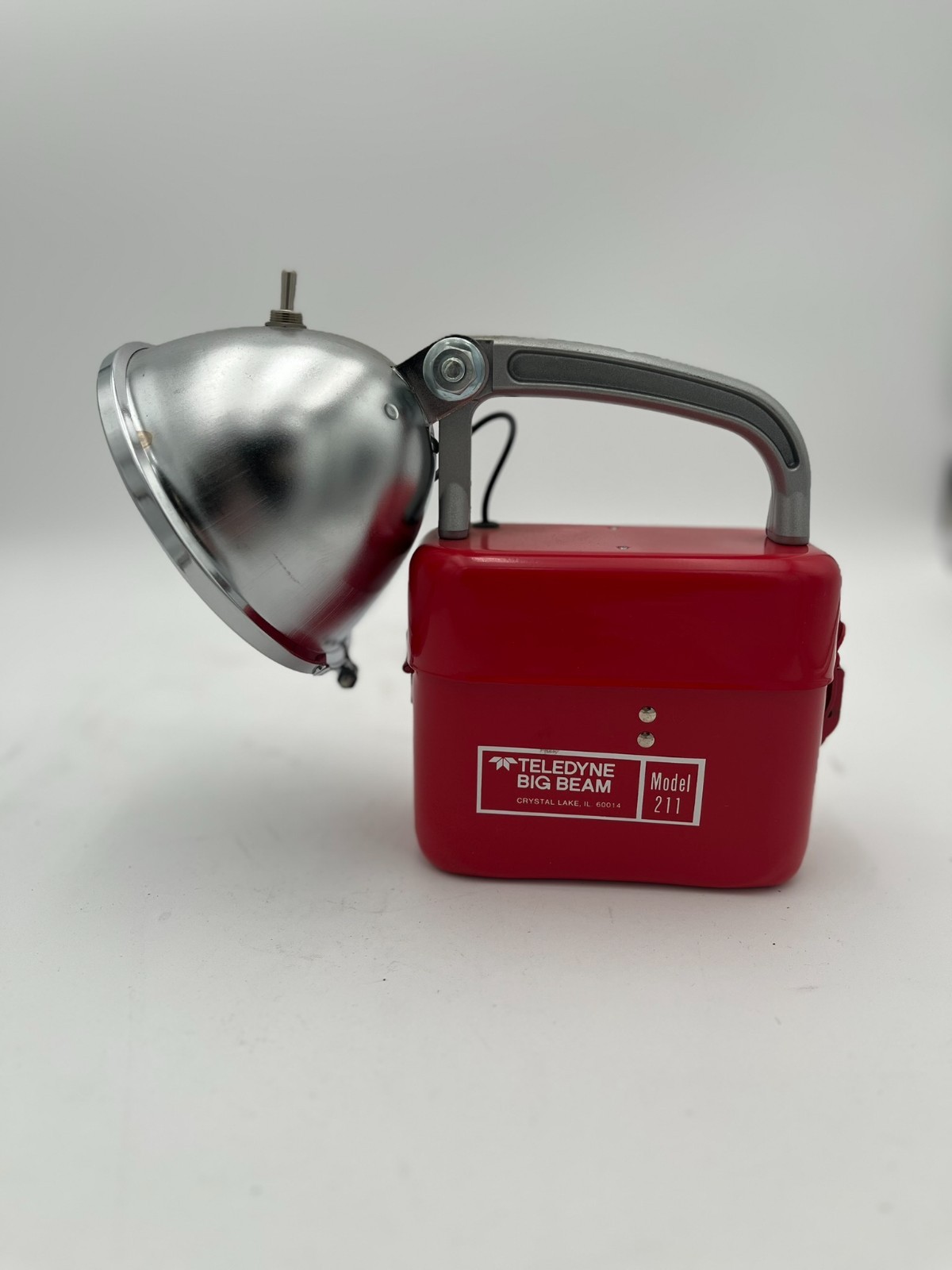 Teledyne Big Beam Model 211 – Handheld Portable Lantern Flashlight Vintage Old