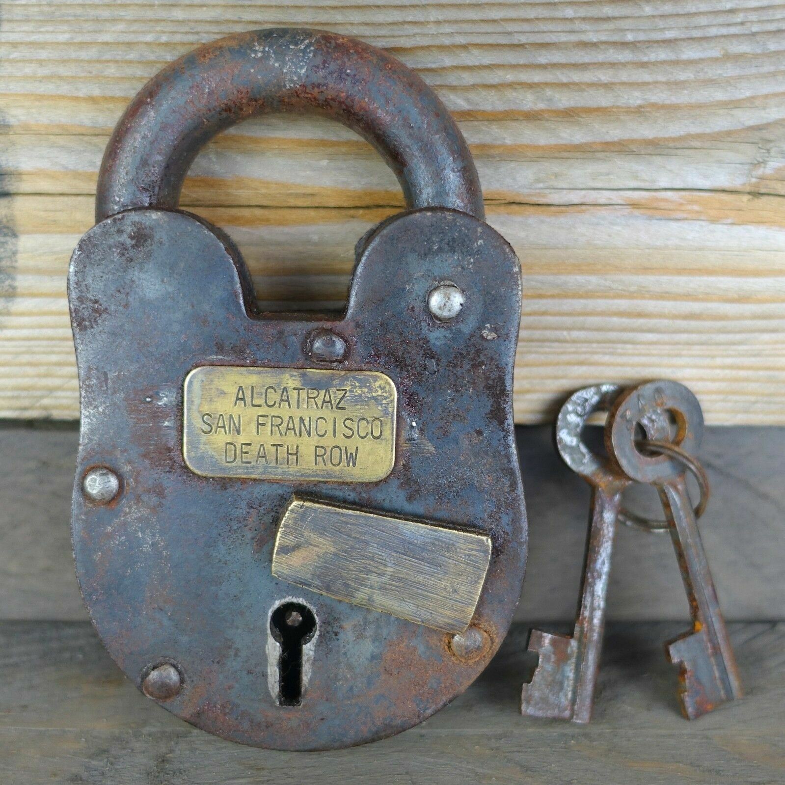 Alcatraz San Francisco Death Row 3″ x 5″ Cast Iron Lock & Keys, Antique Finish
