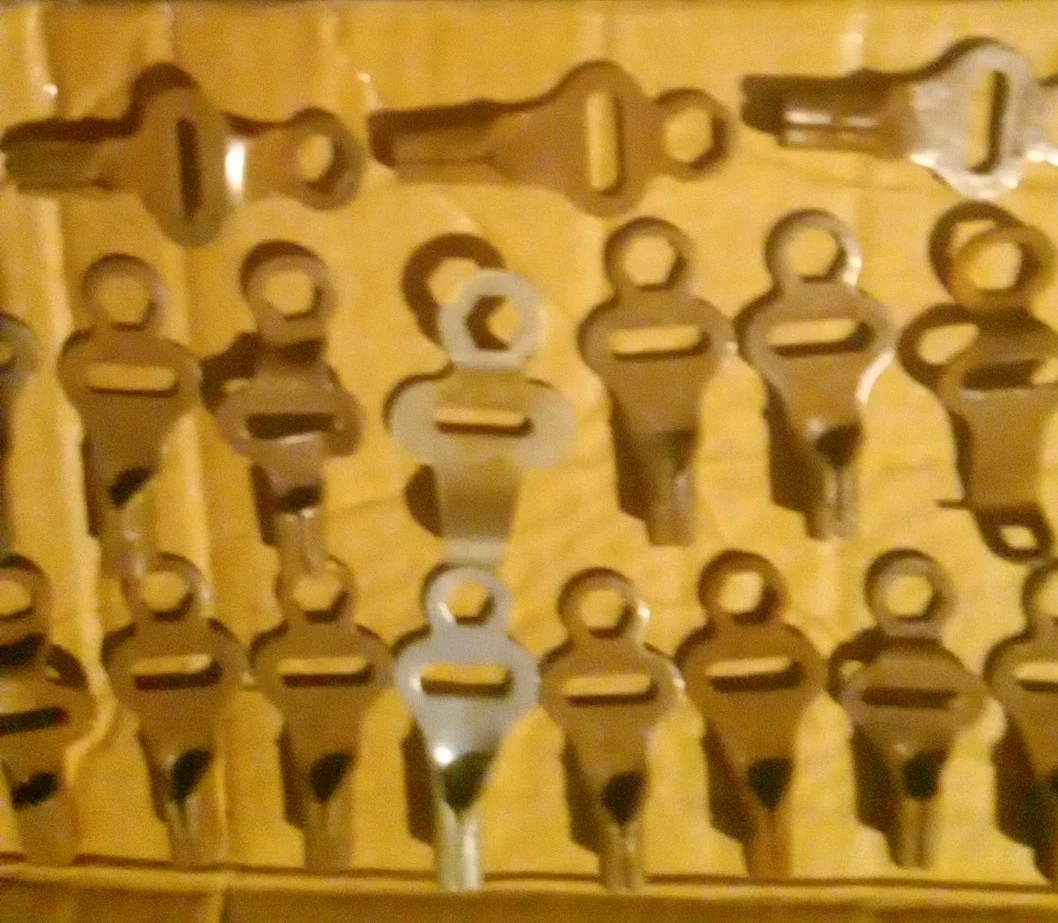 Lot of 39 Vintage Roller Skate Metal Keys Tools Chicago, Spee Dee, Unbranded