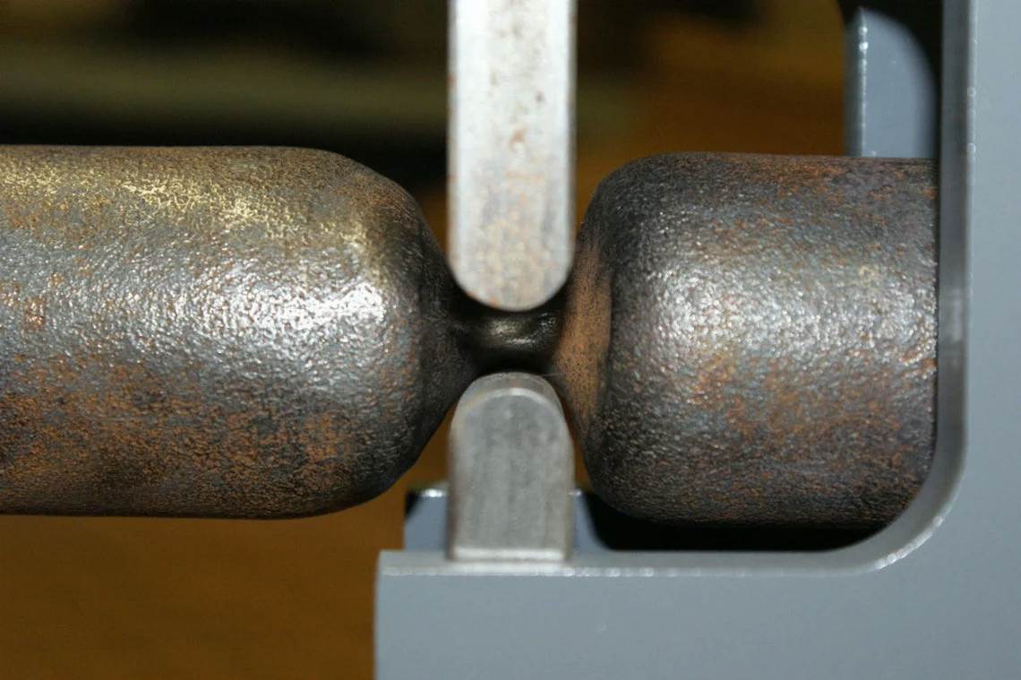 Blacksmith G2 Guillotine Tool Use for Round or Square Shoulders