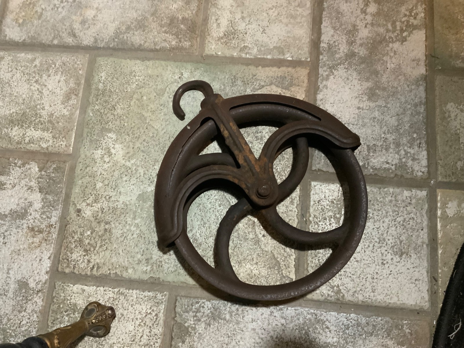 Antique Cast Iron Well Pulley – Industrial Steampunk Decor 13.5″ T