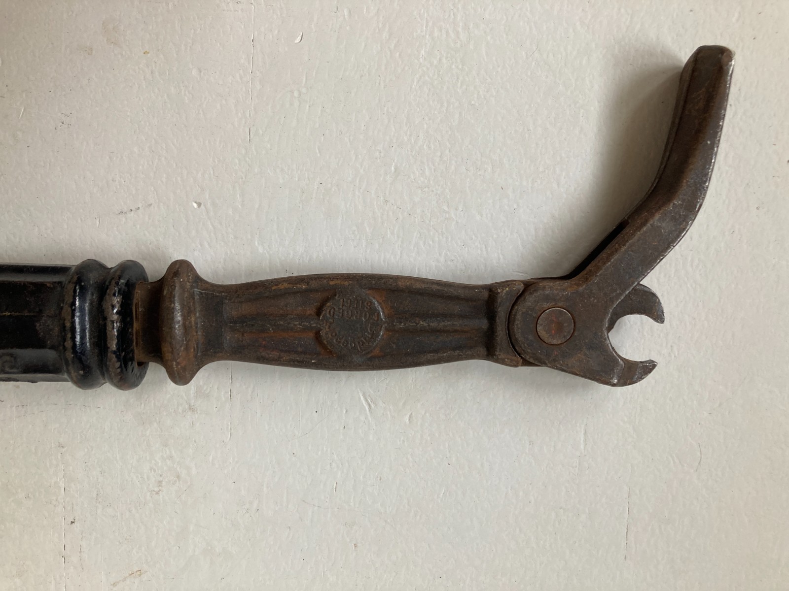 Suregrip No. 56 Vintage Bridgeport Nail Puller 18-24″ Made In USA