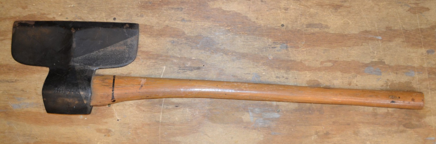 TRUE TEMPER – BROAD AXE – FLINT EDGE – NEW OLD STOCK WITH ORIGINAL HANDLE