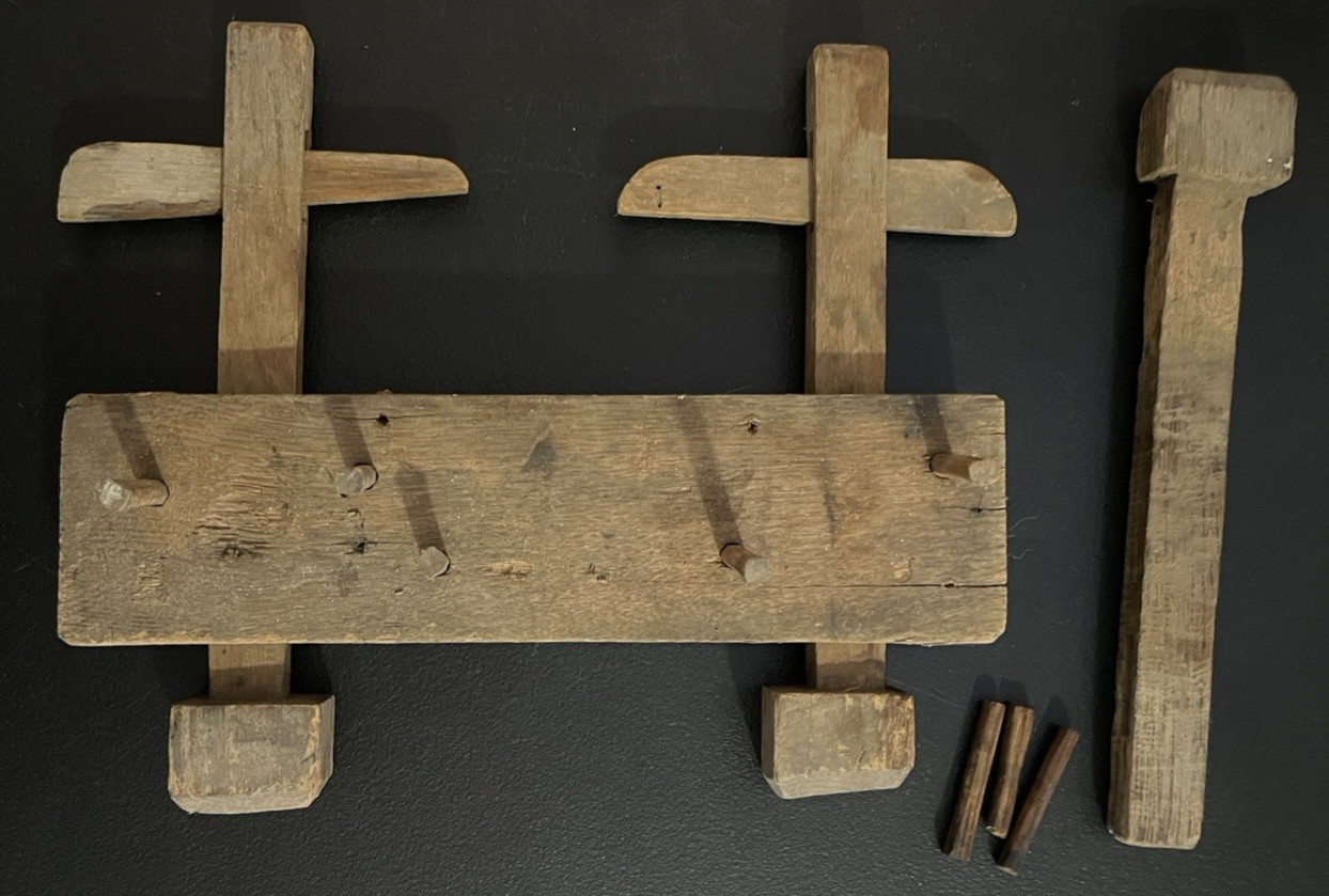 Primitive Antique Amish Oak Wooden Vice Type Tool