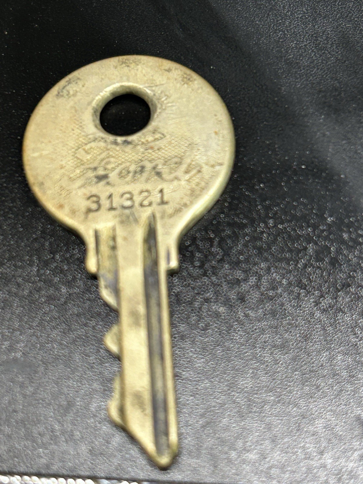 Lot 42 VTG Keys Flat Lock Skeleton Padlock House Brass Metal Alum Car Crafting