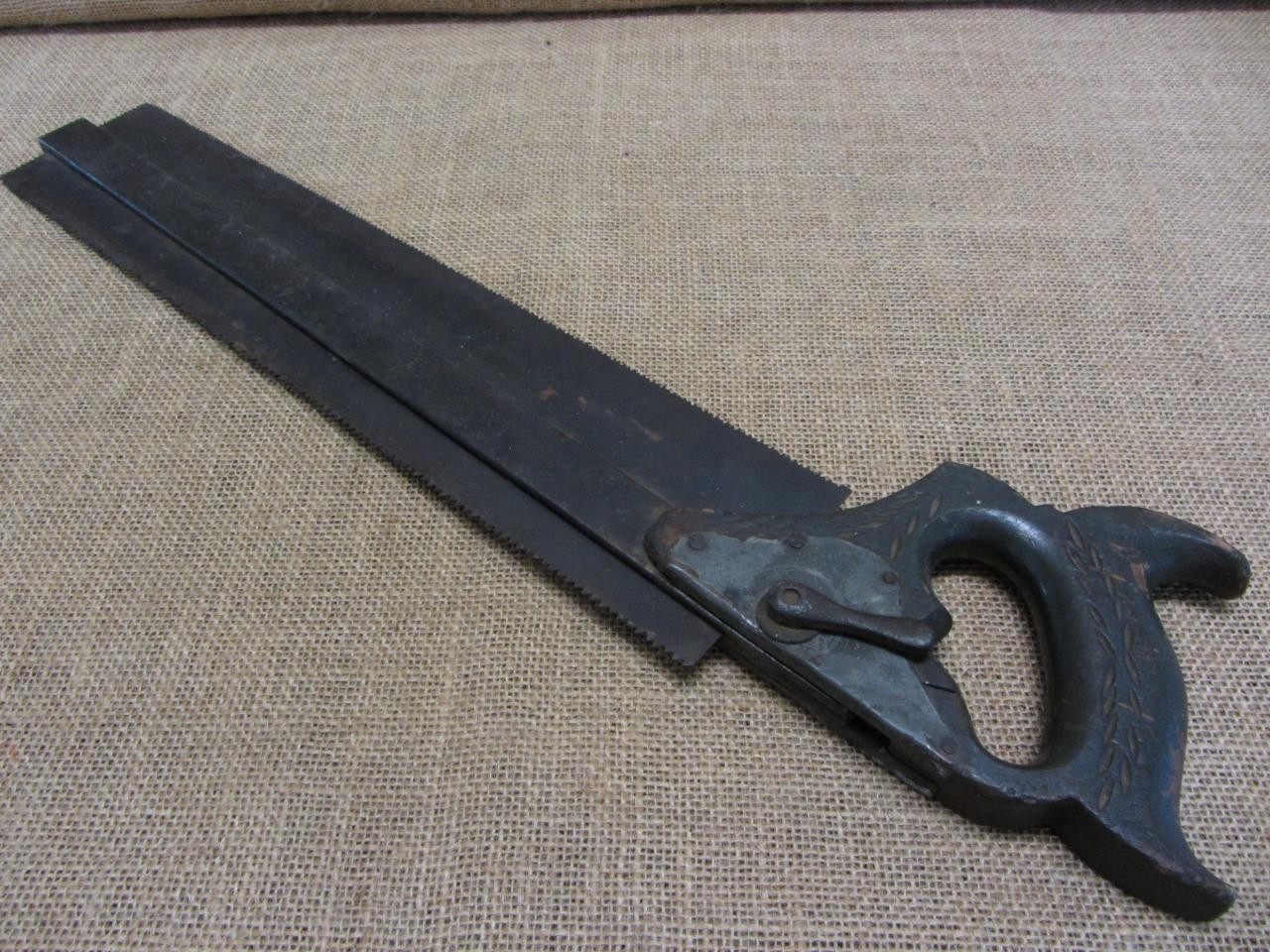 Vintage Hand Saw w Rare Design Blade Has Teeth on 3 Sides of Blade Antique 11343
