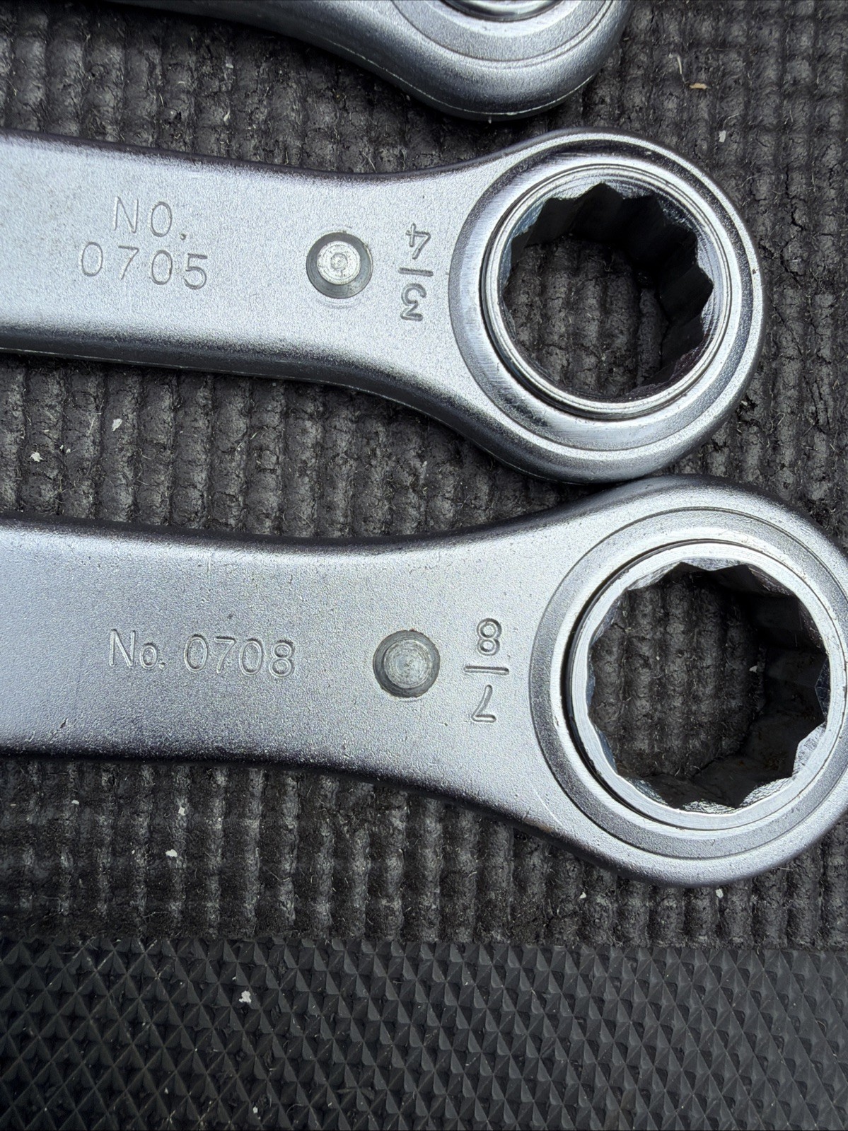 Rare Indestro Tools 5pc Ratcheting Box Wrench Set W Holder 0700-5 USA Nos SAE