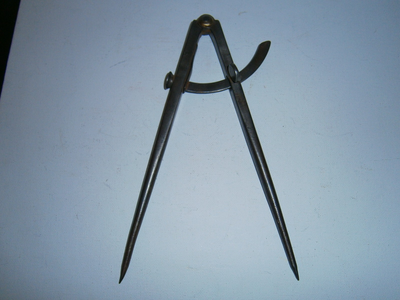 Vintage and Very Early Machinist Metal Scribe Compass 8.5in long opens to 10.5in