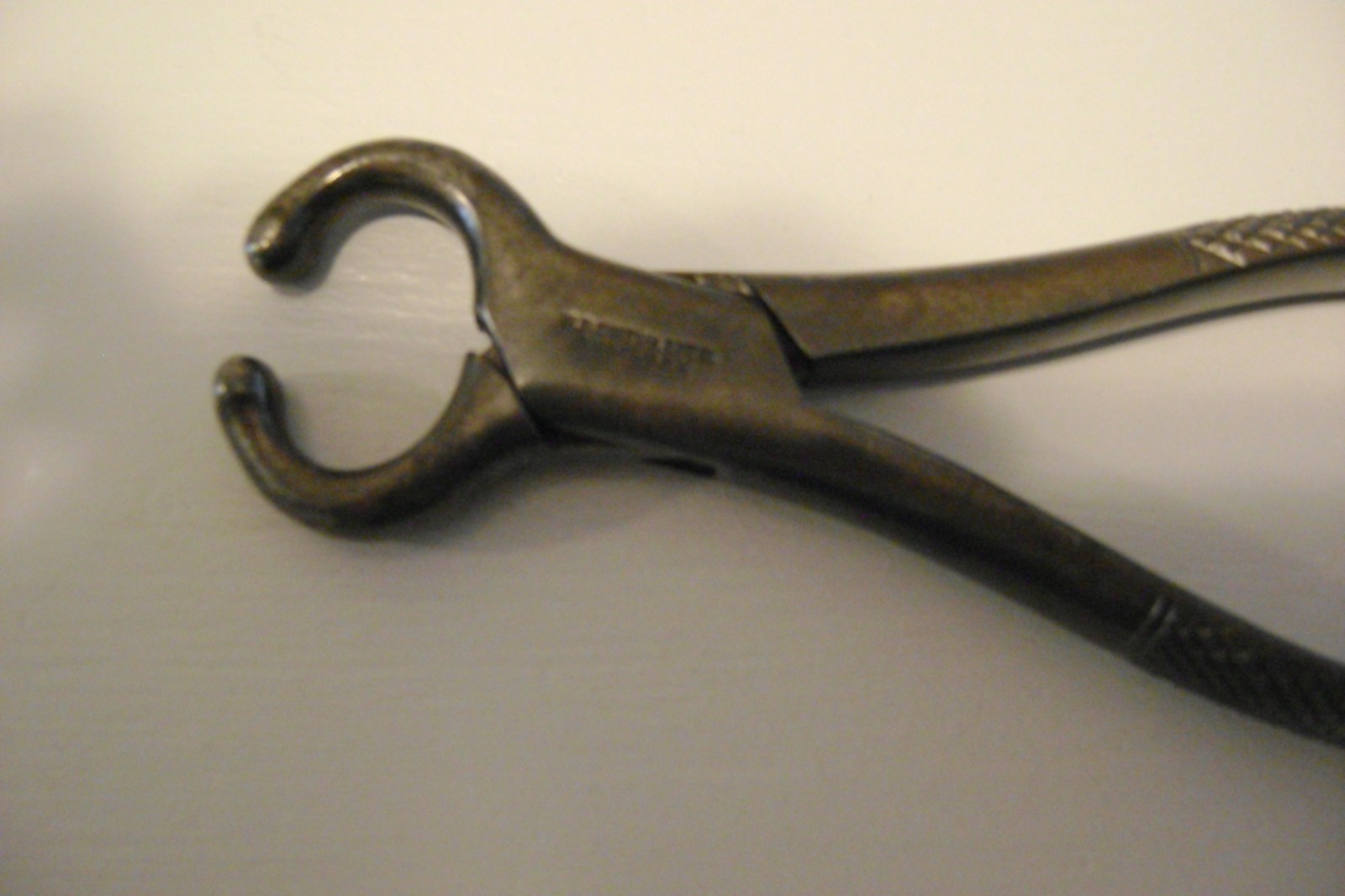 VINTAGE TOOL J.D. CHEVALIER NEW YORK TOOTH EXTRACTOR -FORCEPTS