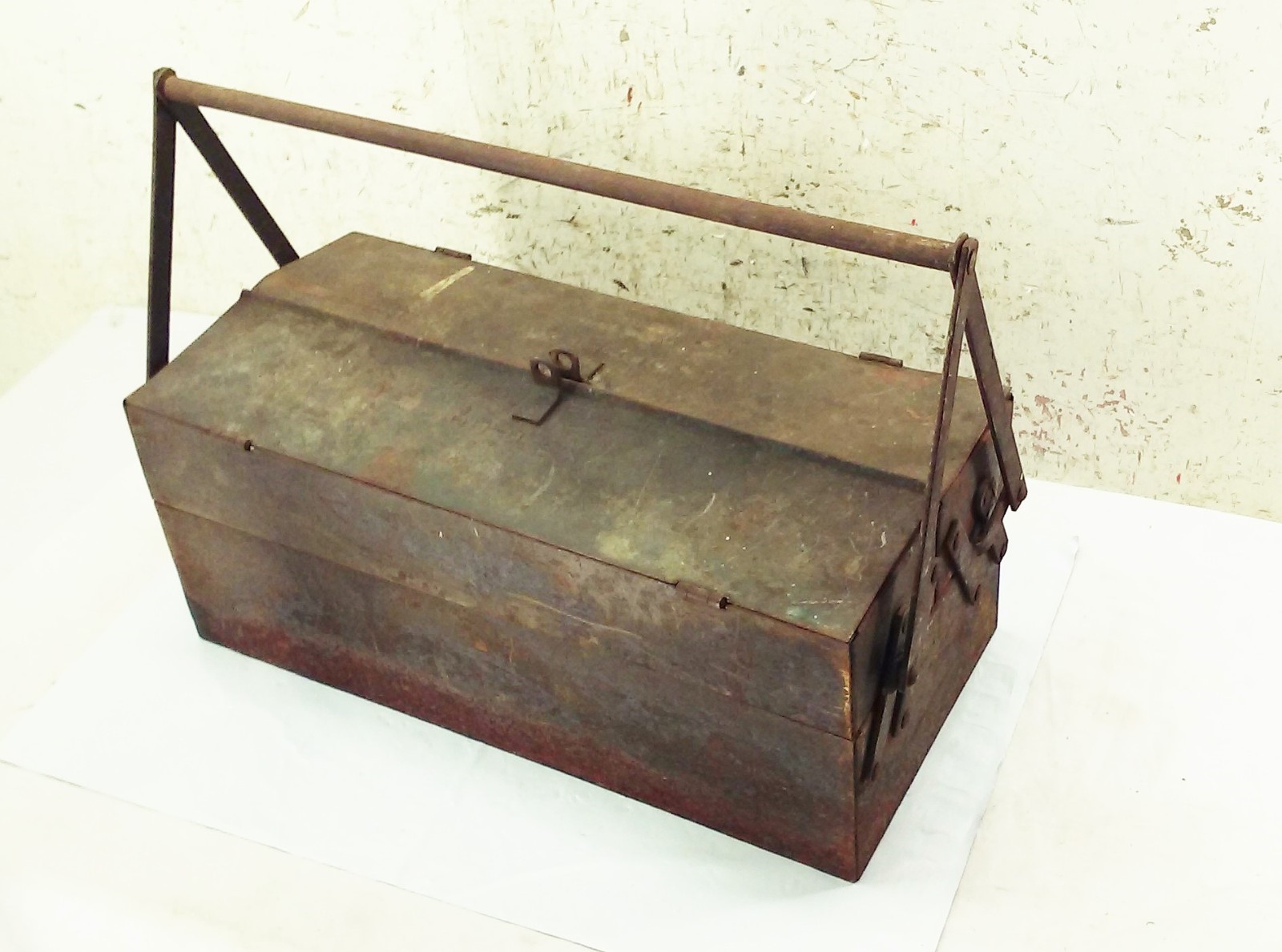 Vtg antique Duplex 2 tier 6 tray Cantilever Tool Box Chest Metal Tackle box USA