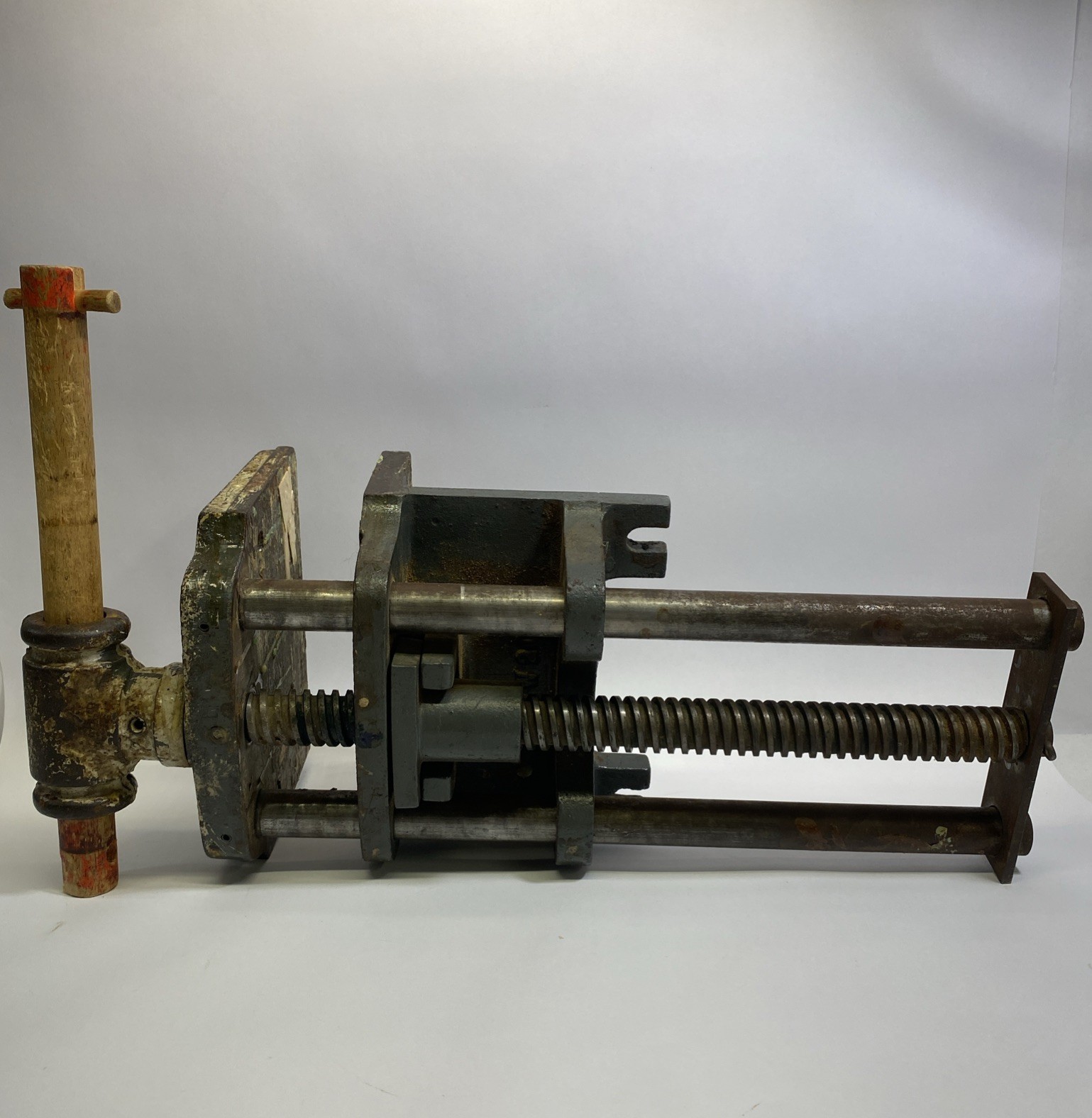 Vintage HEAVY Desmond Stephan W7 Wood Workers Under Bench Vice