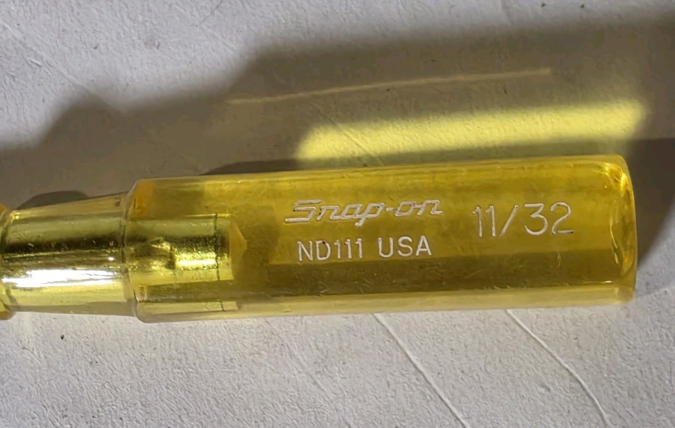 Vintage Snap-on ND111 11/32 Nut Driver USA Amber Hard Handle Insulated Green