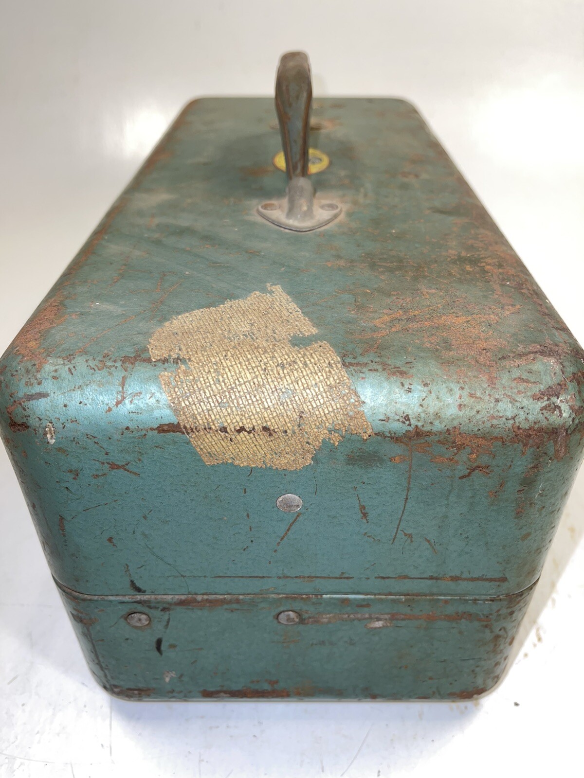 Vintage Simonsen Metal Products Co. Tackle Tool Box 2 Tray With Key! Rustic