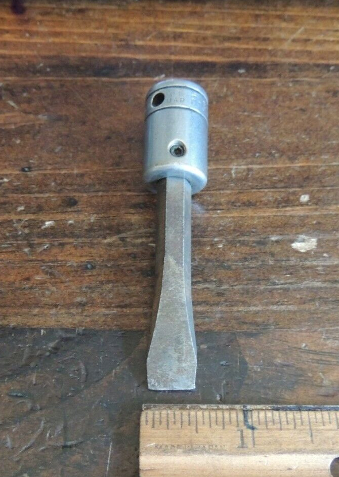 VTG F-31-C Snap On 3/8 Drive Socket W/ FLAT TIP SCREWDRIVER BIT, 1951 DATE CODE