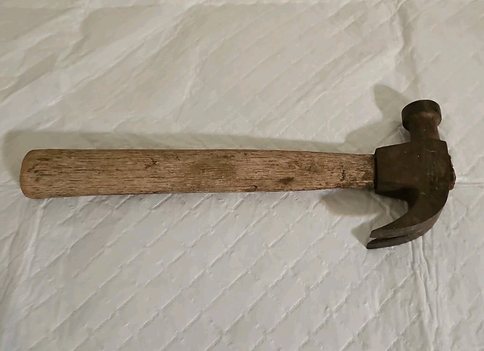 VINTAGE HAMMER OVB ON HEAD ” OUR VERY BEST” Claw Hammer