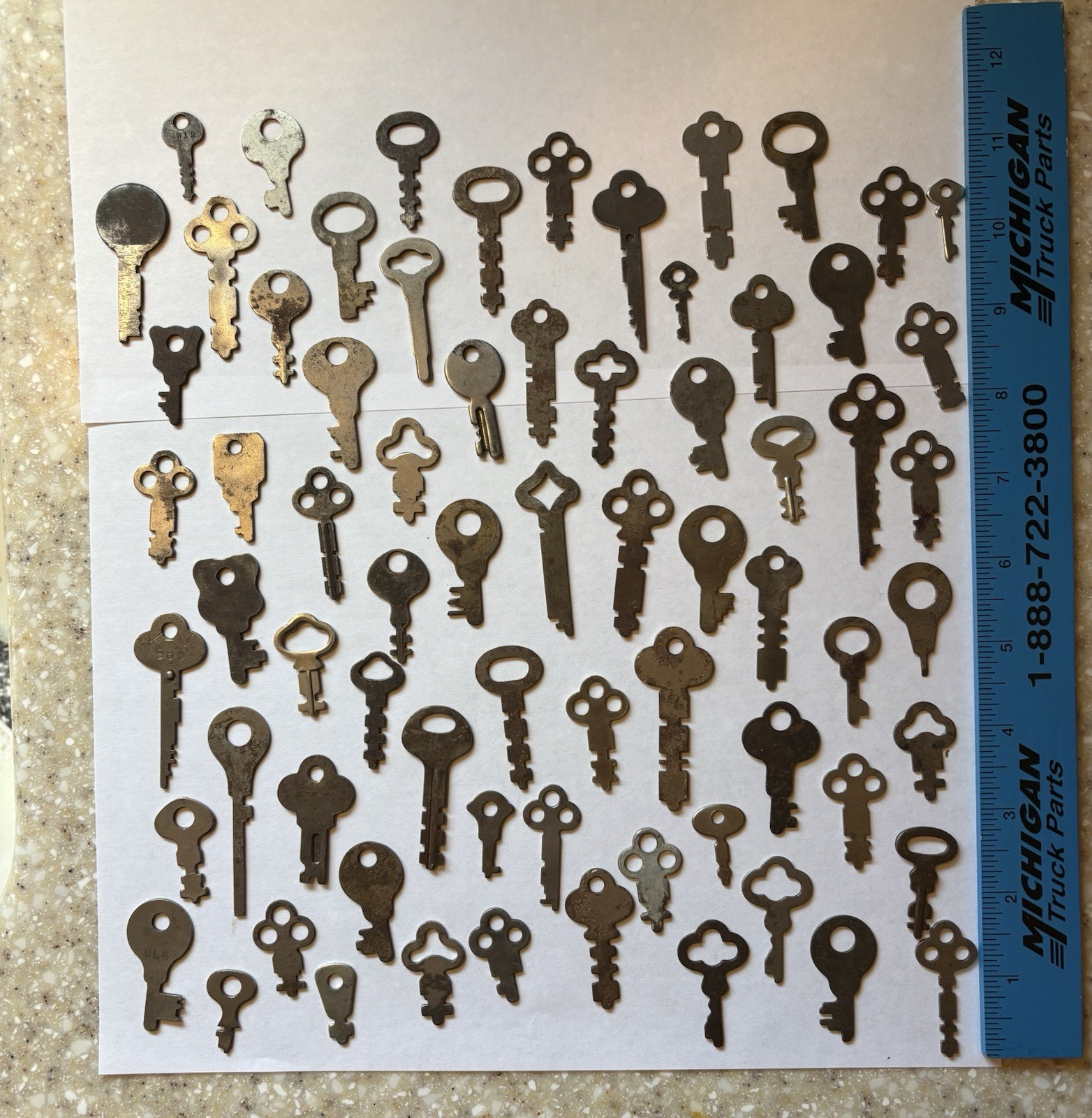 70 Antique-Vintage Keys Bulk Lot For Crafts Jewelry Steampunk Cabinet Lock