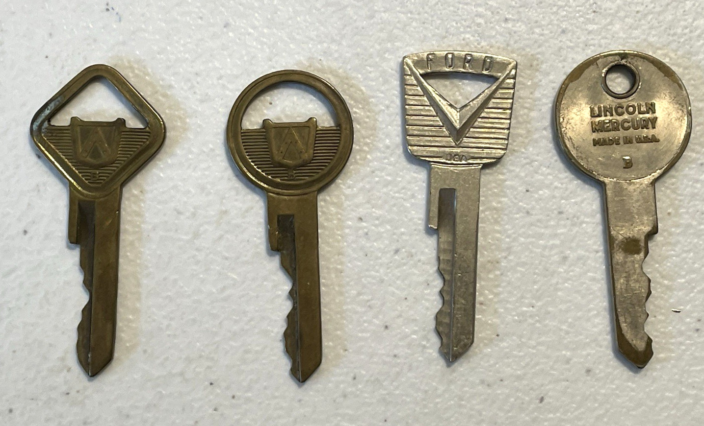 Vintage Lot Of 4 1960’s 1970’s Ford and Lincoln Mercury Car Keys