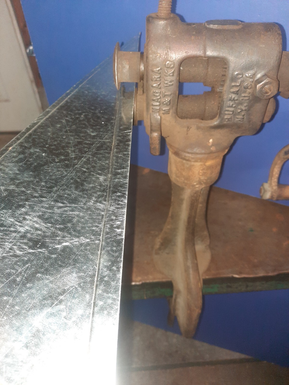 Vintage Niagara M&T WKS No. 41719 Metal Turning Machine With Stand