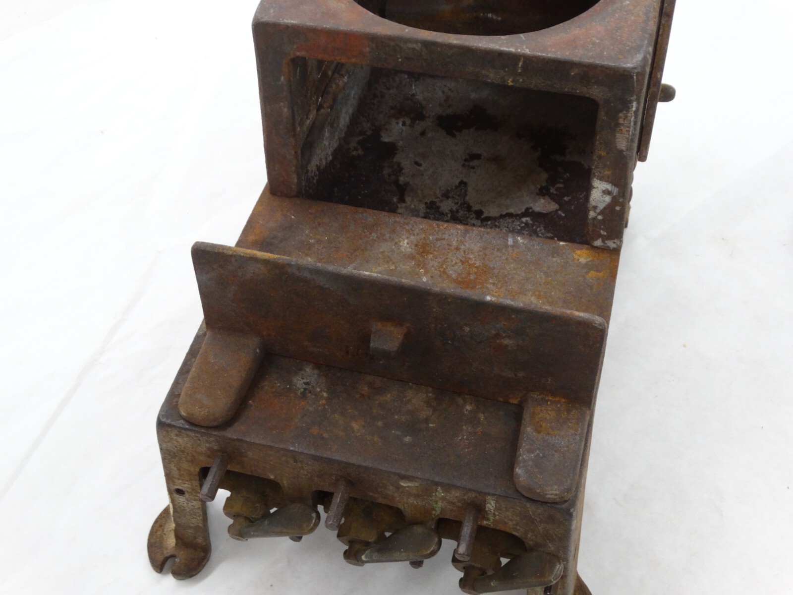 Vintage Johnson Three Burner Natural Gas Cast Iron Bench Furnace No 118