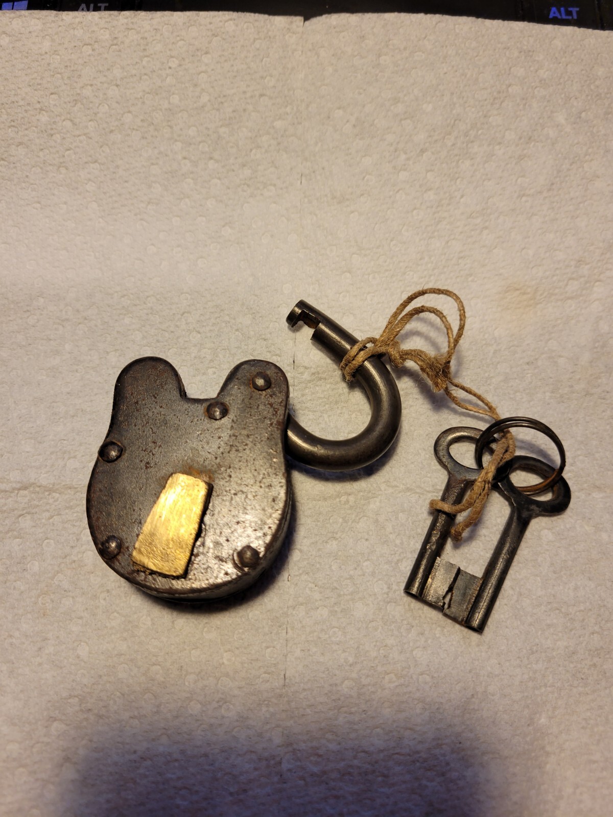 Working Padlock Heavy Cast Iron with Brass Keyhole Cover With 2 Keys