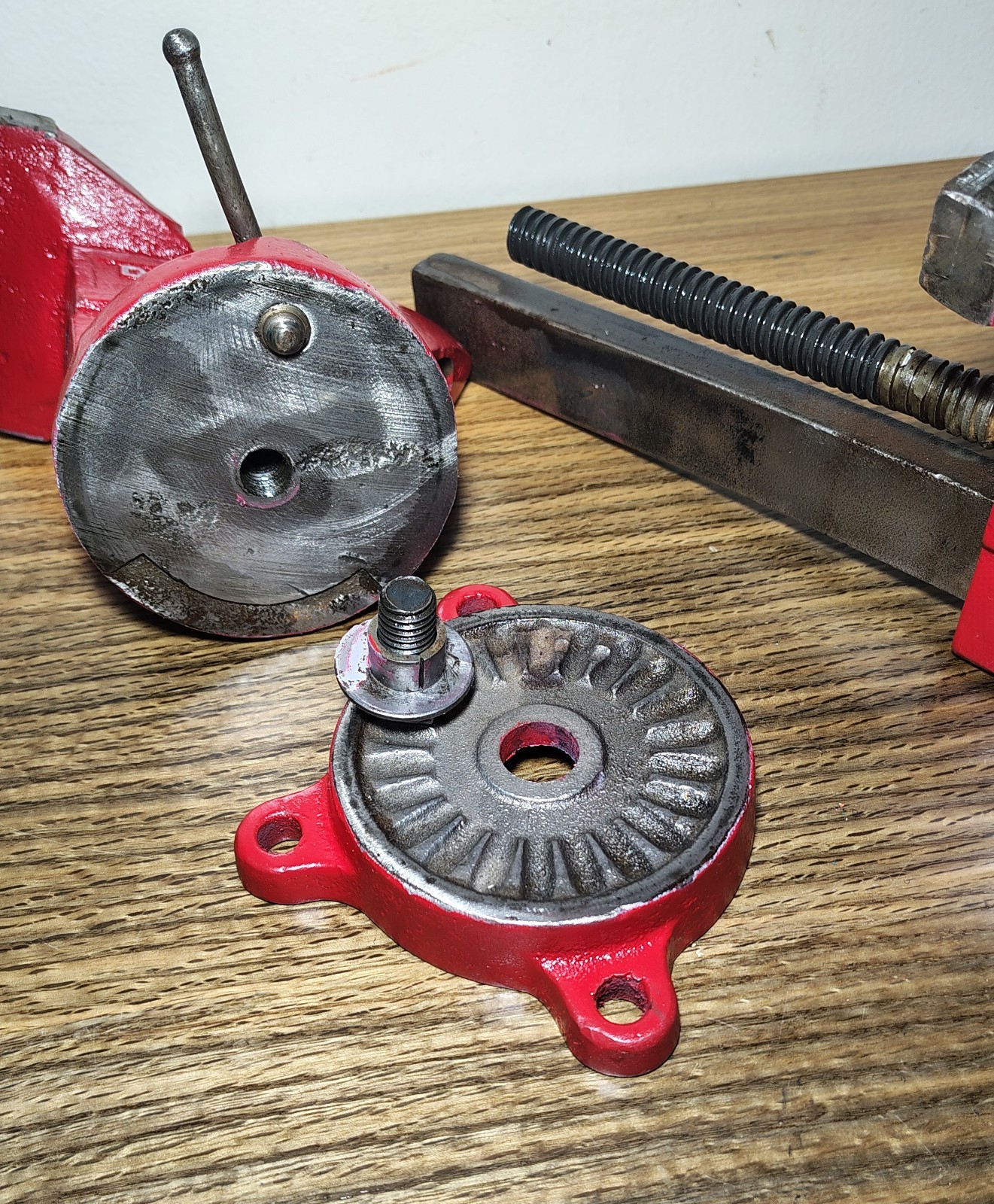 Vtg Dunlap 5239 3 1/2 Inch Jaw 360° Swivel Base 15 Pounds Damage To Anvil