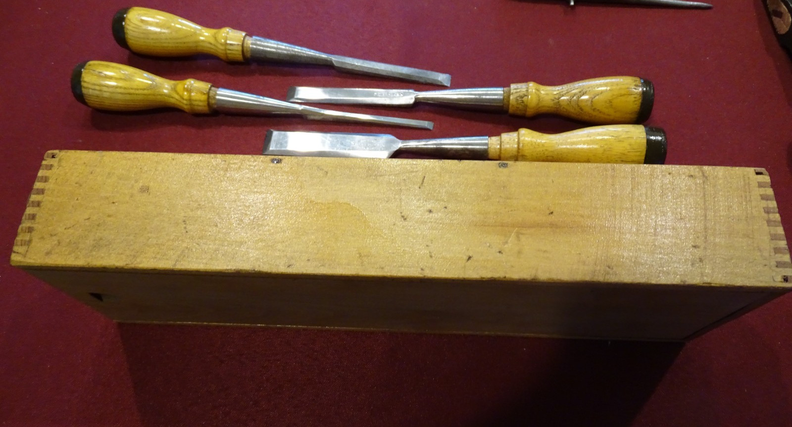 Greenlee, Rockford IL 4 Piece Short Socket Firmer Chisels in Finger Jointed Box