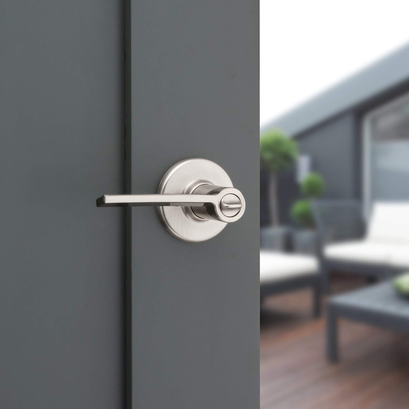 Kwikset Ladera Entry Door Handle with Lock and Key, Entry, Satin Nickel