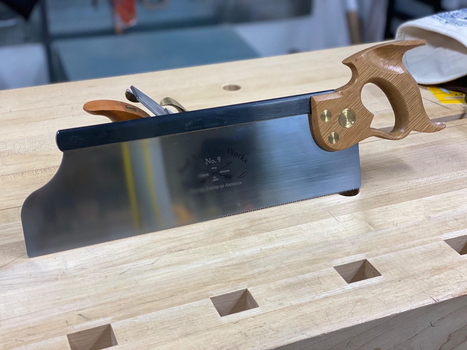 Bad Axe no 9 Tenon Saw – excellent condition. Hardly used. Very sharp.