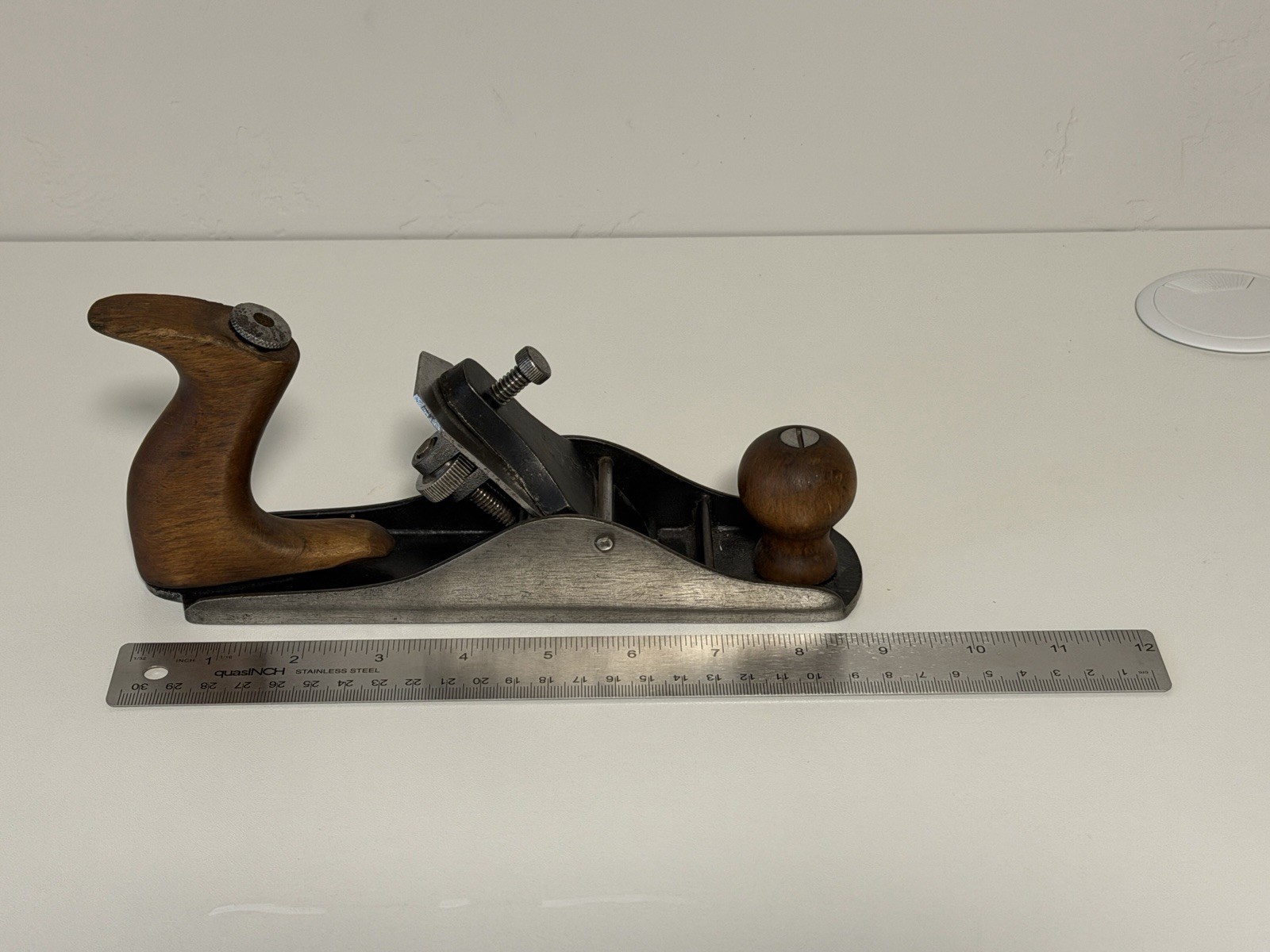 Vintage Wooodworking Wood Hand Bench Plane Smooth Bottom 9” No Markings