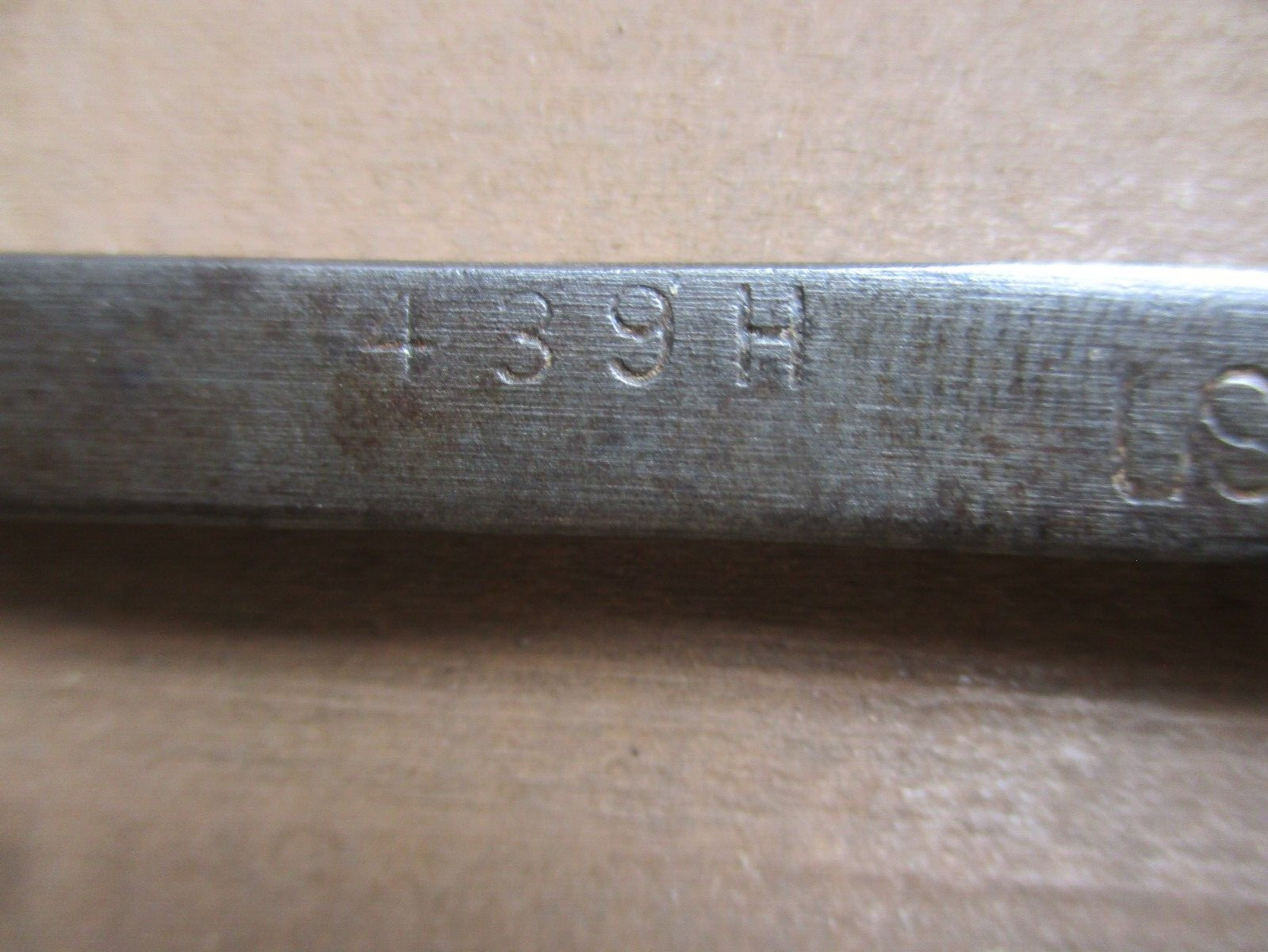 USMC UNITED SHOE MACHINERY CORP #439H OPEN END WRENCH 5/16″ X 1/4″ MADE IN USA