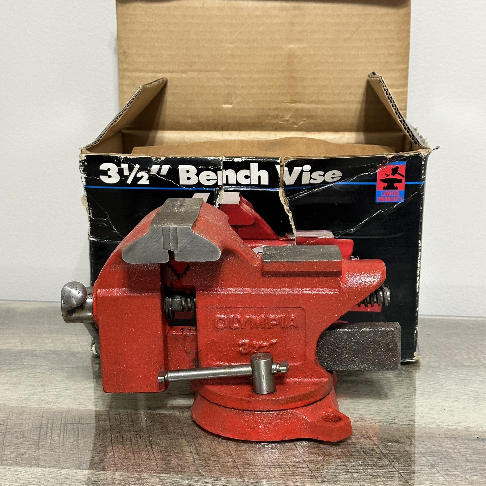 Olympia Bench Vise 3.5″ Jaws Swivel Base Cast Iron