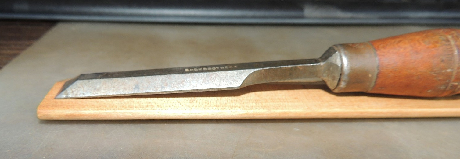 1/2″ VTG. Buck Brothers BEVEL EDGE Chisel, WOOD HANDLE, STAMPED BUCK BROTHERS