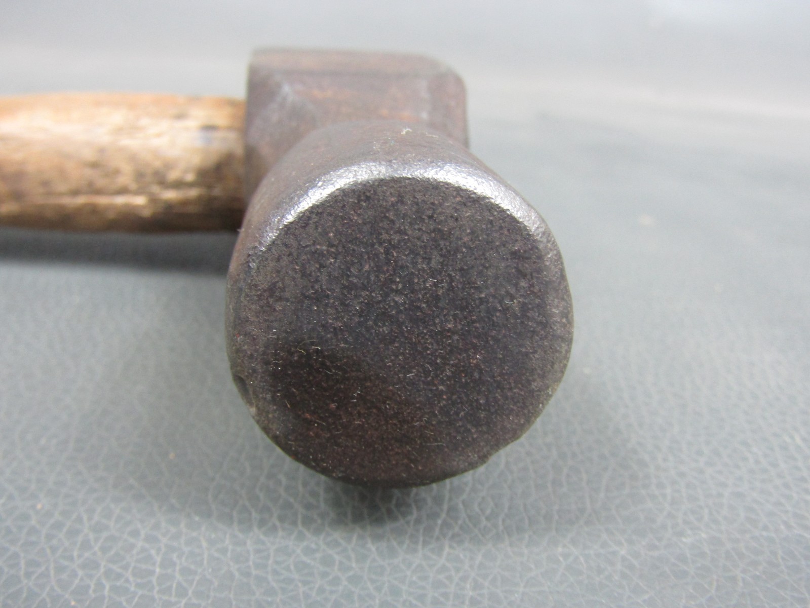 Vintage unusual 2 1/2lb dog head blacksmiths hammer old tool