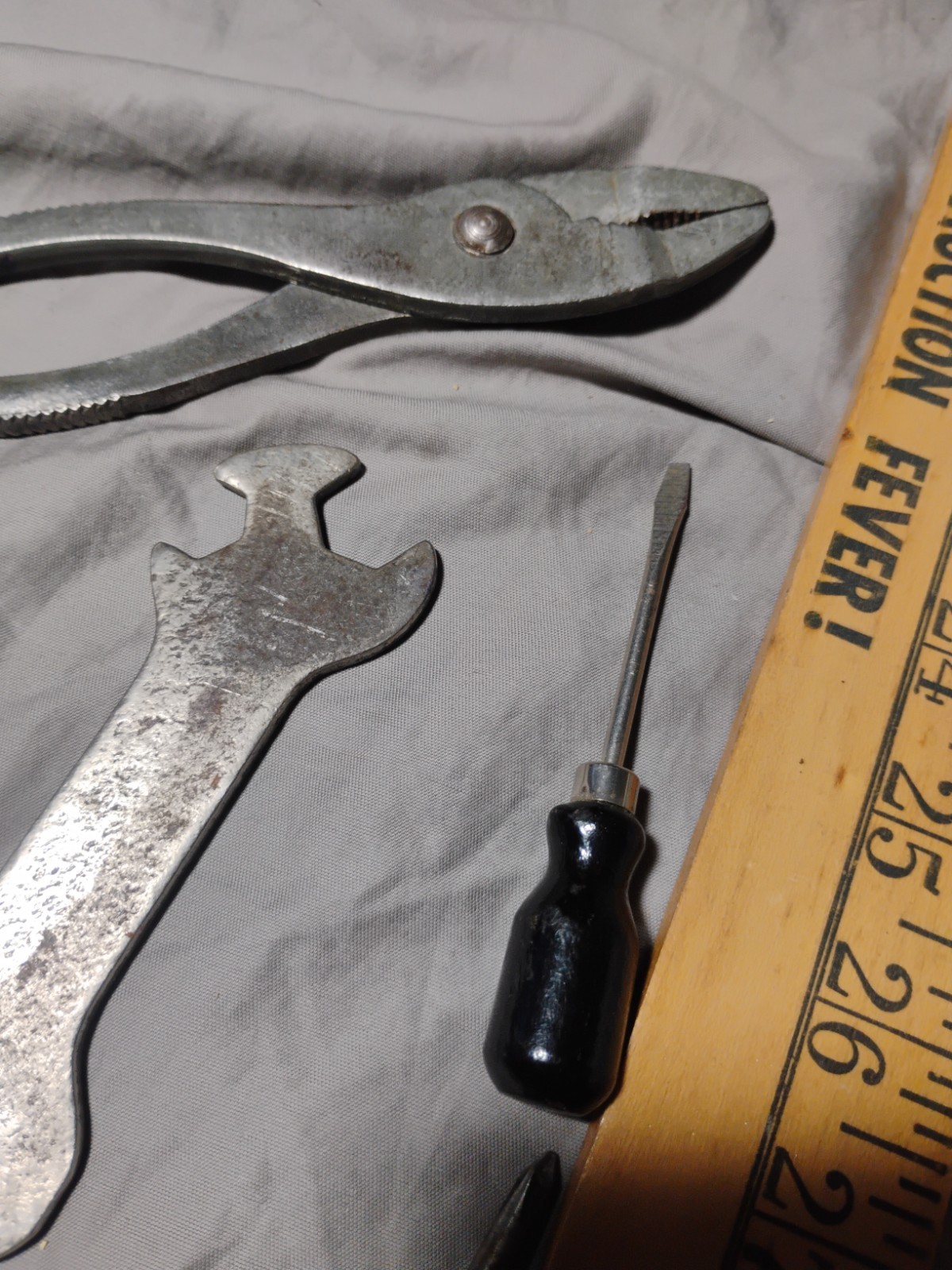 Odd Lot Tools ! Wood Handle Screwdrivers Ford