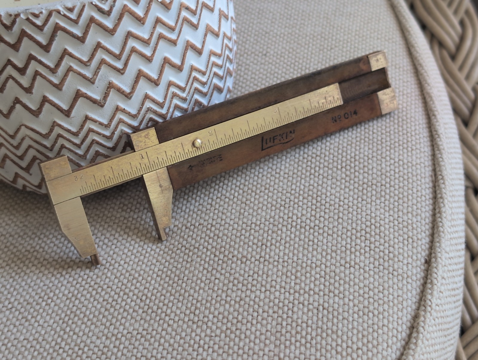 VINTAGE LUFKIN BOXWOOD BRASS CALIPER RULER NO. 014