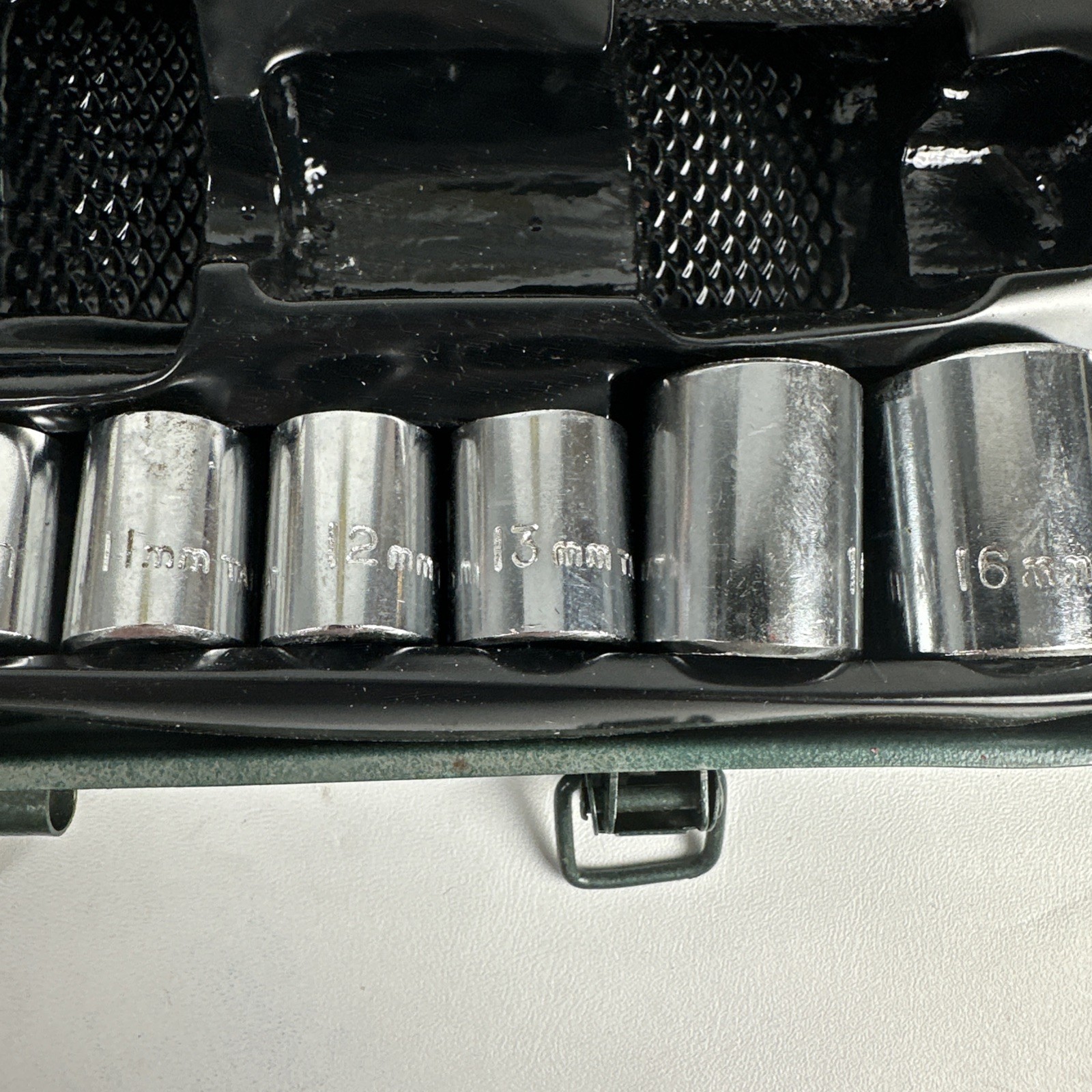 Pro Brand 40 Piece Ratchet Socket Tool Set No. 230240 1/4 & 3/8 Drive SAE&METRIC