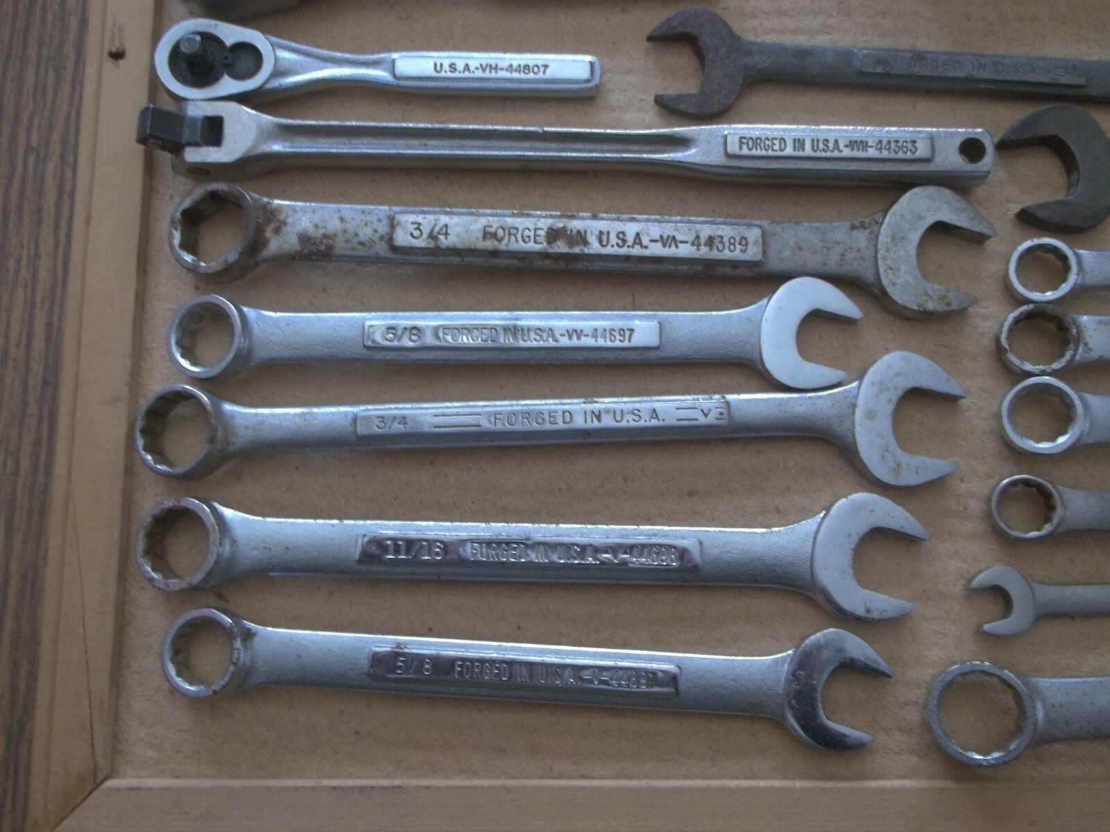 72 CRAFTSMAN V SERIES RATCHETS, BREAKER BARS, WRENCHES, SOCKETS