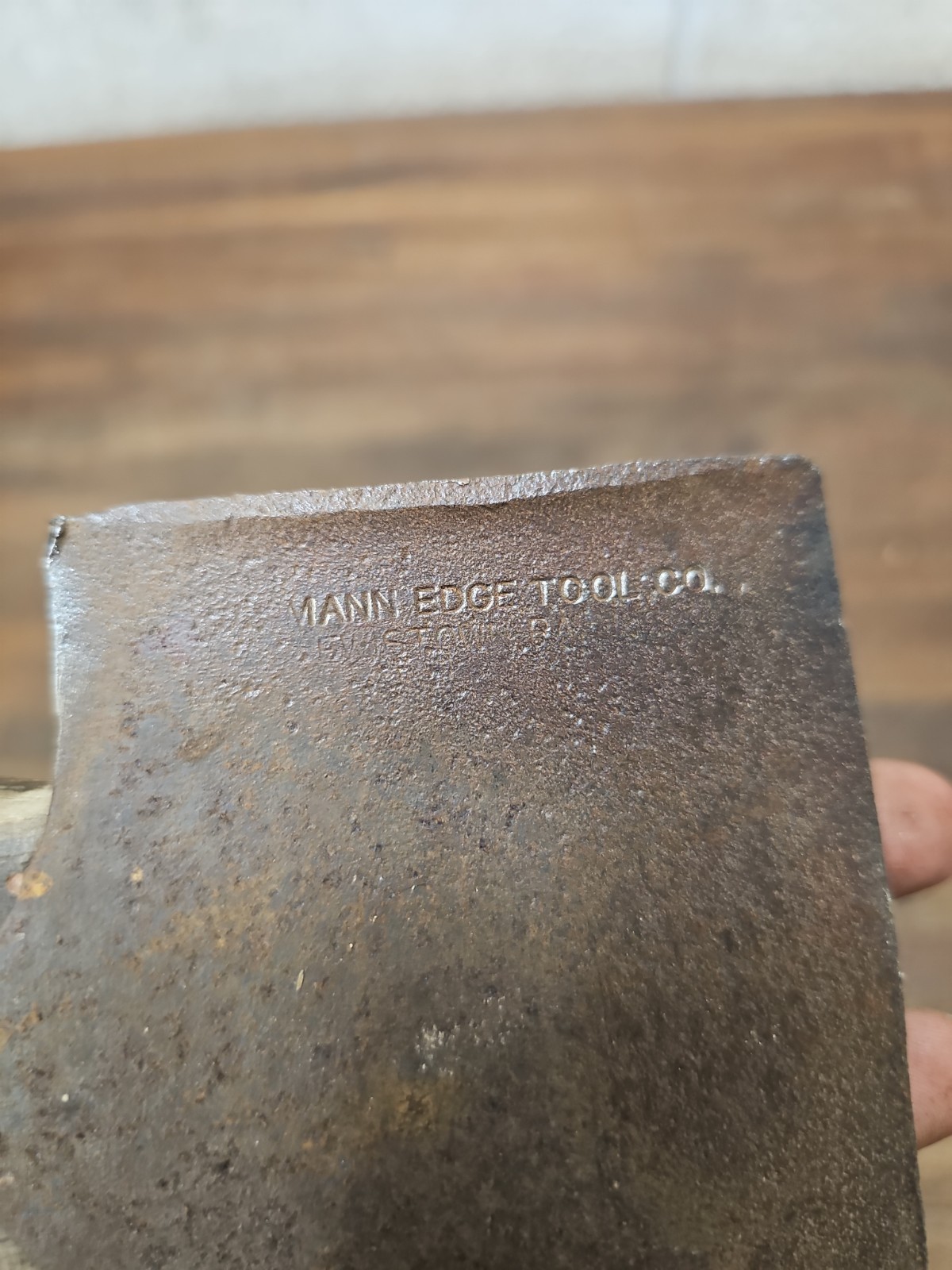 D54- Antique 3 lb 6 oz MANN Edge jersey pattern axe head