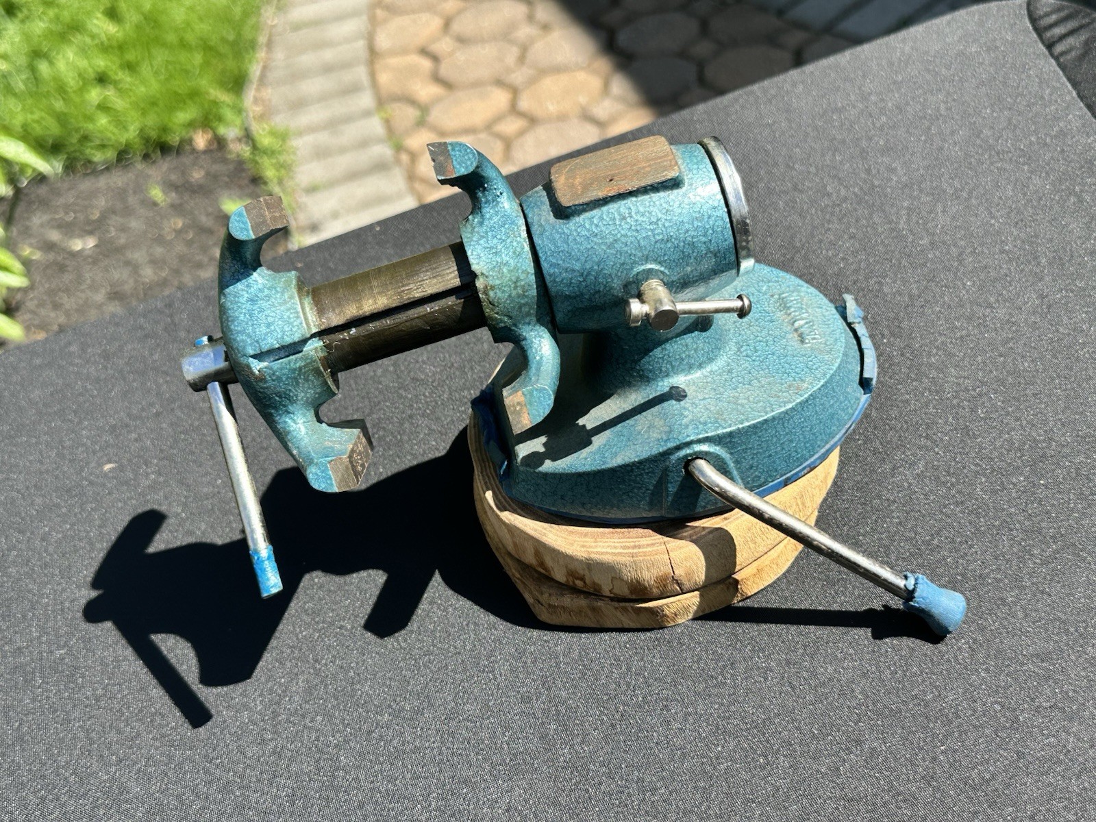 Vintage OXWALL DUAL ROTATING BULlET VISE 2-1/2″/1-1/2″ with Anvil & suction Base