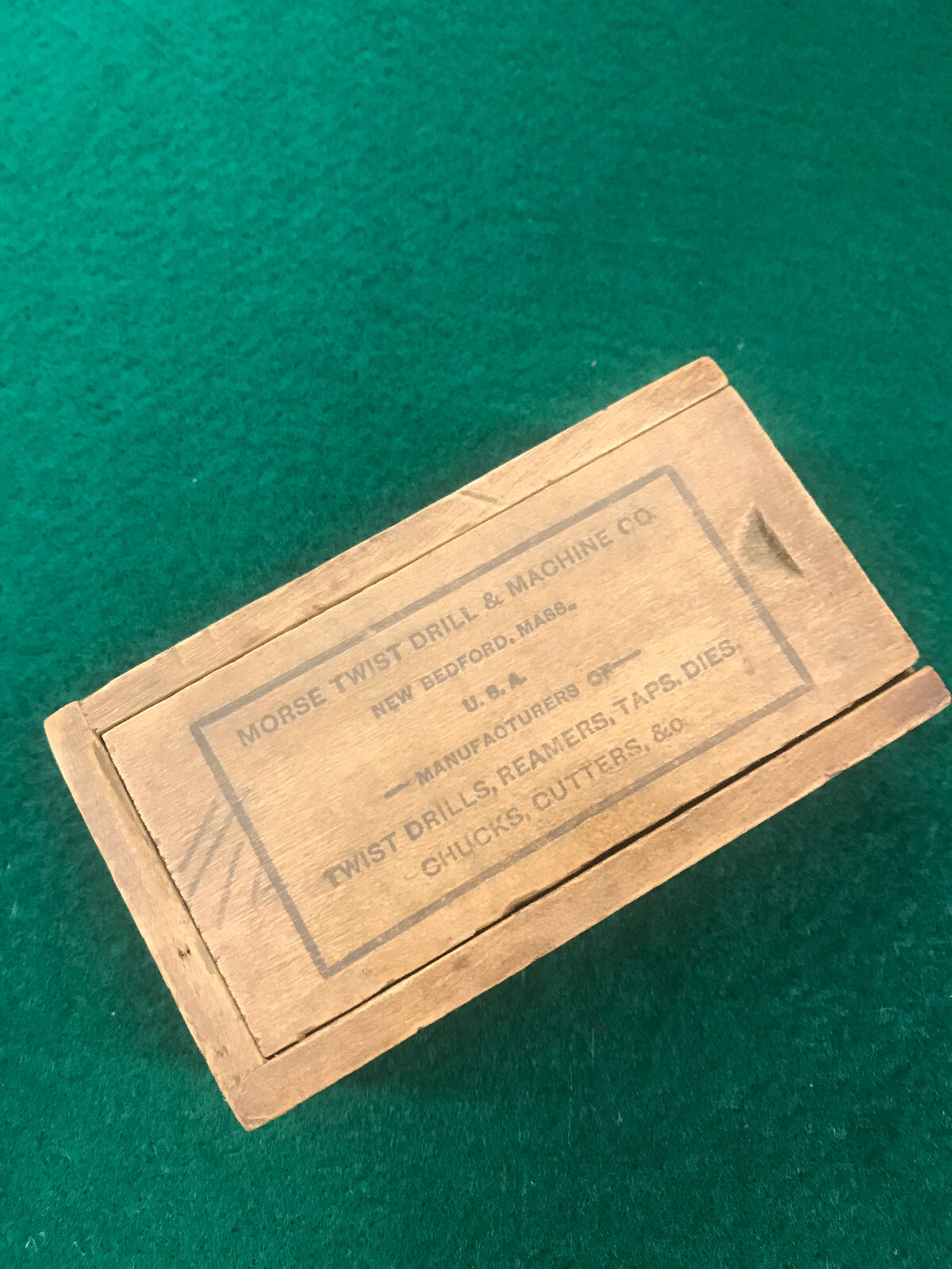 Vintage MORSE TWIST DRILL & MACHINE CO. – Wooden Box Finger Jointed Box & Bits