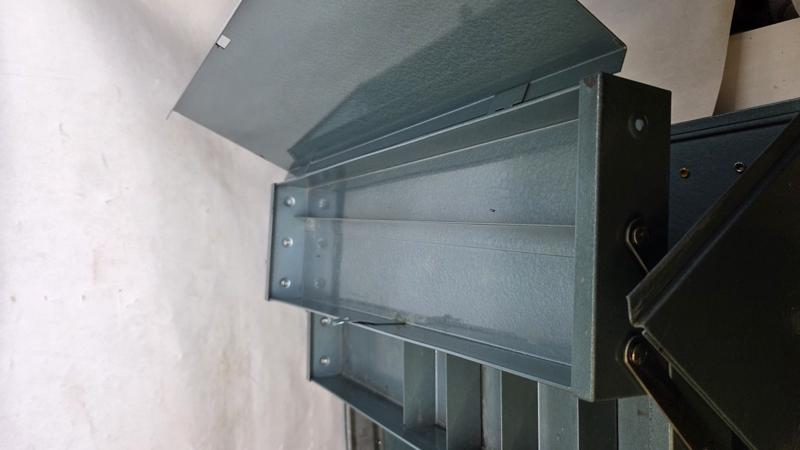 Waterloo Heavy-Duty Metal CnCantilever Toolbox for Appliance Repair