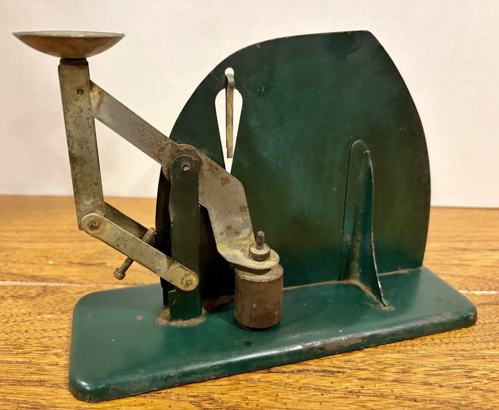 Antique Green Jiffy Way Egg Scale by Farm Master Sears, Roebuck & Co. Works!