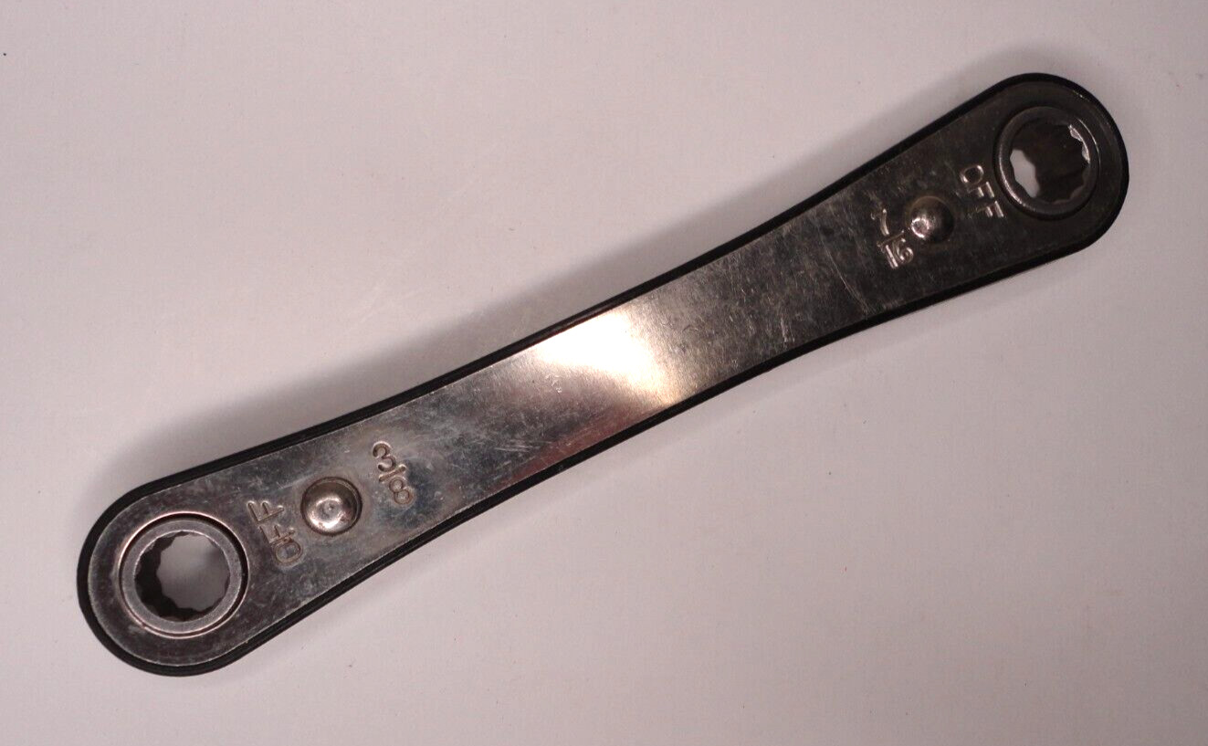 Vintage Craftsman USA 3/8 x 7/16 Ratcheting Box End Wrench 943682 R11