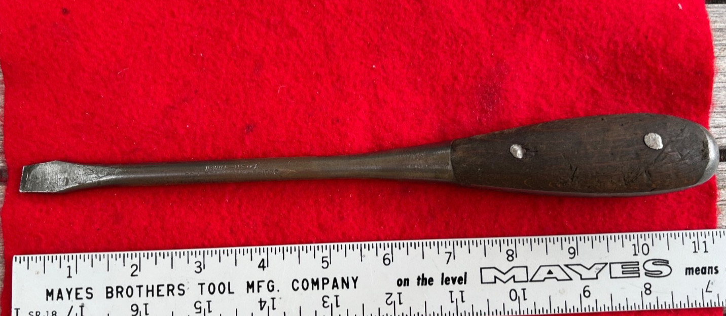 Vintage Irwin US of A 11-1/4″ Perfect Handle Screwdriver Gov Stock #41-S-1076
